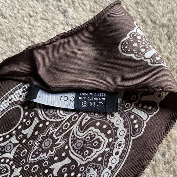 Authentic Gucci Choker/Bandana - Picture 6 of 8